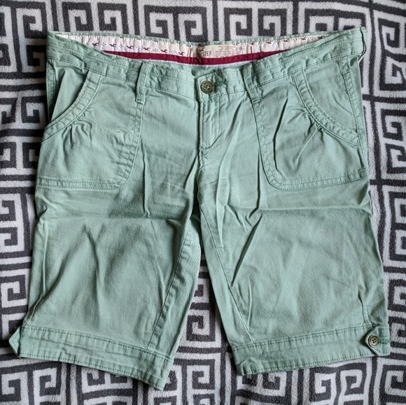 Green Hollister shorts 1 - Picture 1 of 5